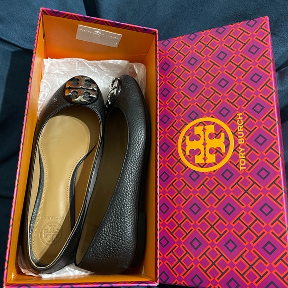 TORY BURCH Claire Ballet Flat- Tumbled Leather, Black/silver US 5 - Picture 3 of 5